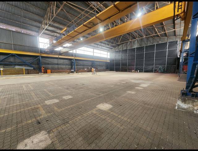 1,250M² FACTORY TO LET IN ROODEKOP